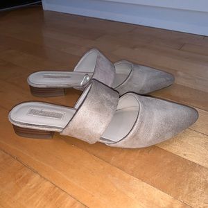 [7]👡NWOT - F21 faux suede cutout mules